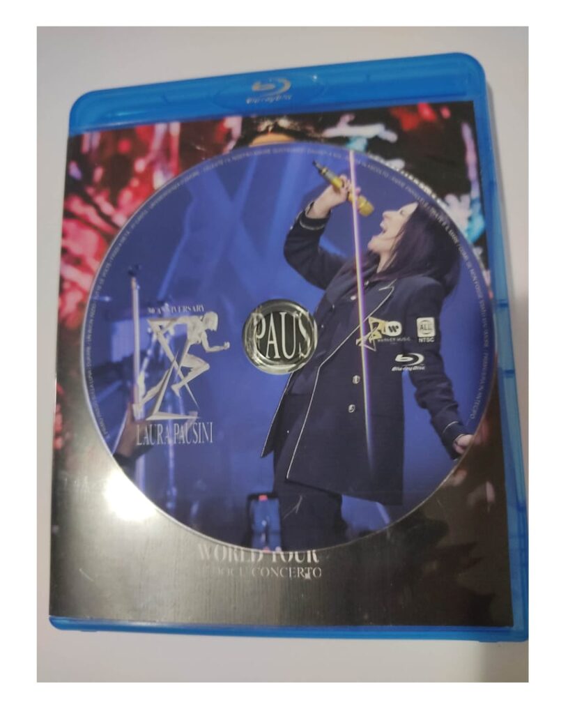 Blu-ray Laura Pausini – 30 World Tour (show italiano) 4 Bluray Laura Pausini 30 World Tour 4