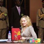 Madonna e o Presidente do Malawi Peter Mutharika5