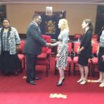 Madonna e o Presidente do Malawi Peter Mutharika9